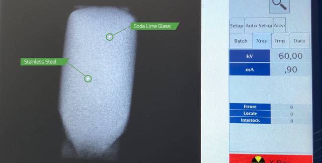 Un ejemplo de los contaminantes detectables por el sistema de rayos X de alimentos 2XR11